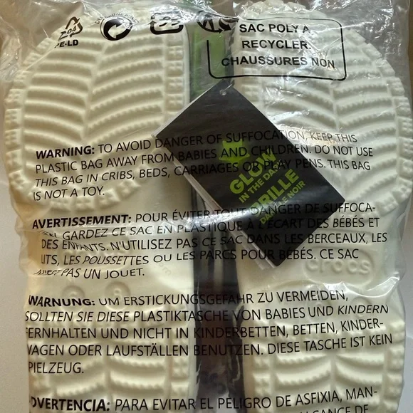 Crocs glow in the dark skull crocs W8 - Picture 3 of 5